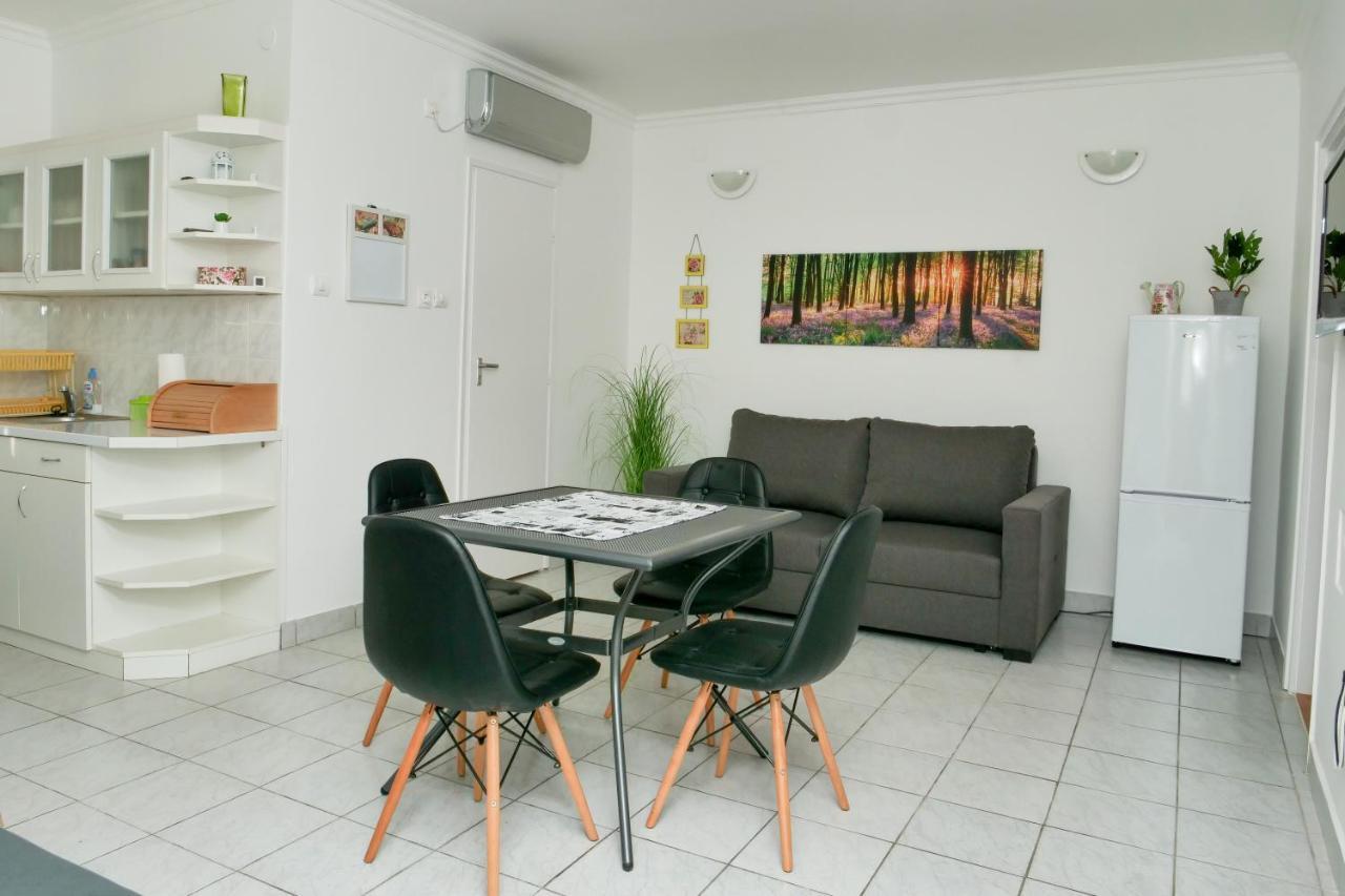 Cseresznyes Apartman Berekfurdo Exterior photo